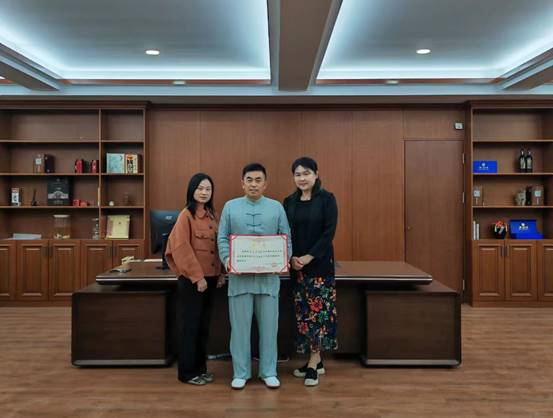 b54d6700fc01646938f7ccb3d295bf6